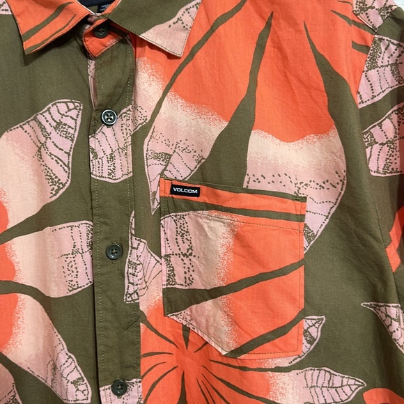 Volcom Aloha Shirt - Picture 3 of 4